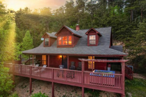 Private Mountain Cabin, hot tub escape in the Smokies, with THE view